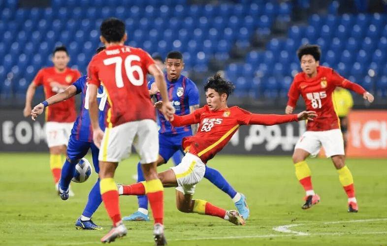 多米入口 -清晨亚冠焦点战，多伦多猛龙远射贴柱，底气十足，阵容厚度经受考验(猛龙队总冠军15人阵容)