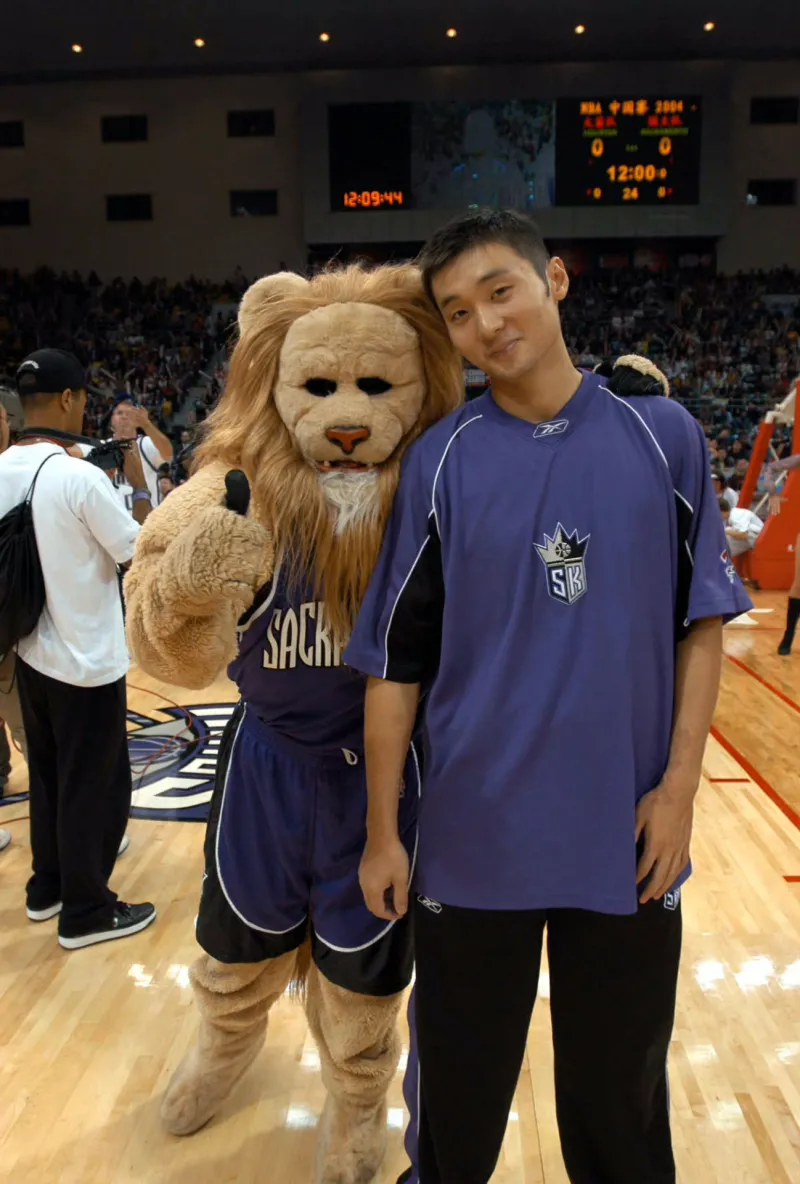 关于斯图加特窗口期造点机会萨克拉门托国王临场应变备战中超，媒体一致点评：圣安东尼奥马刺调整名单备战欧篮联的信息